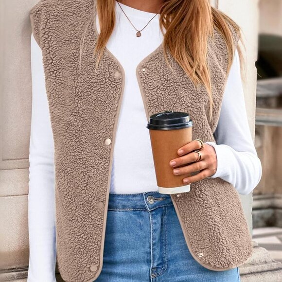 Women's Fall Winter Fleece Vest 2025 Trendy Sleeveless Sherpa Jacket Button Down - Picture 7 of 8